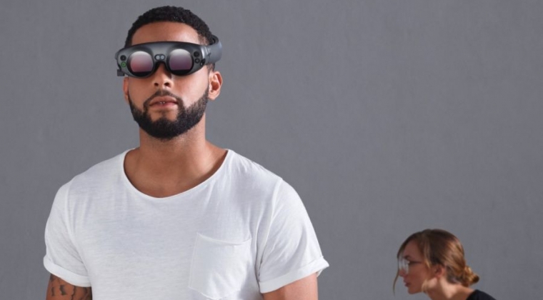 Augmented reality wearable topper in 2018  