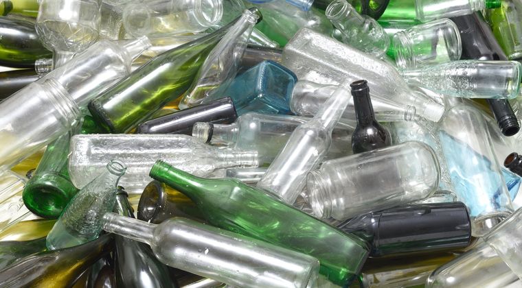 Kantoren kunnen vanaf 2023 gratis glas, plastic en drankenkartons laten inzamelen