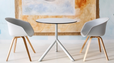 Circulaire Bucket Chair te zien op design meubelbeurs Object